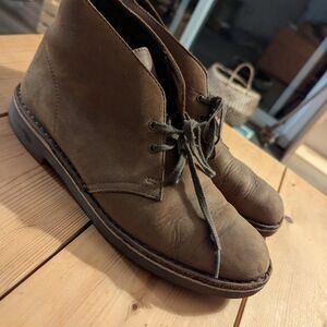 Clarks Men's Tan Leather Chukka Boots